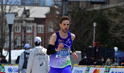 David G&auml;rtlein blieb in Tokio erstmals &uuml;ber die Marathon-Distanz unter 2:18 Stunden.