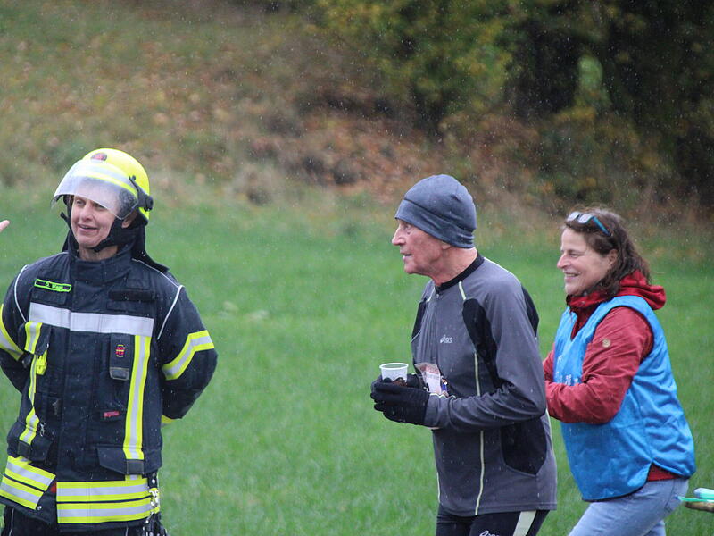 38. Frankenwaldlauf der LG LudwigschorgastTrotz nasskaltem Herbstwetter lie&szlig;en sich die Sportler den Spa&szlig;  beim 38. Frankenwaldlauf der LG Ludwigschorgast nicht vermiesen.