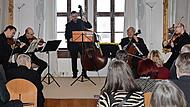 Das Bamberger Streichquartett und Gastmusiker Orcun Mumcuoglu am Kontrabass sorgten beim Neujahrskonzert im Spiegelsaal von Schloss Oberschwappach für einen schwungvollen musikalischen Jahresauftakt. Das Bamberger Streichquartett und Gastmusiker Orcun Mumcuoglu am Kontrabass sorgten beim Neujahrskonzert im Spiegelsaal von Schloss Oberschwappach für einen schwungvollen musikalischen Jahresauftakt.