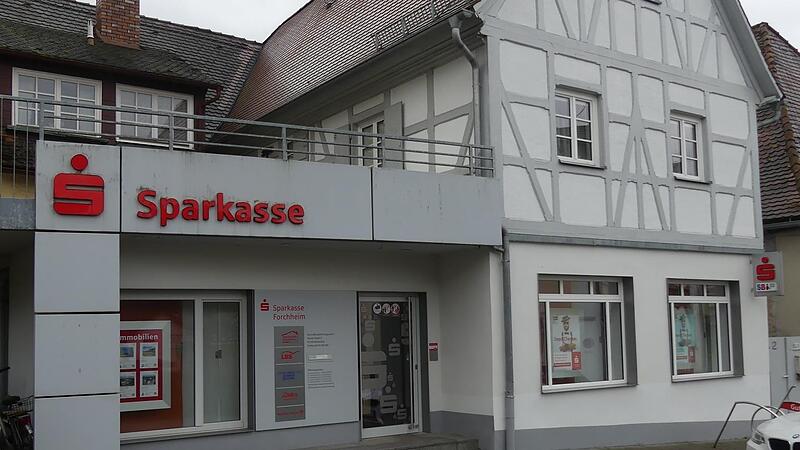 Die Sparkassenfiliale am Oberen Markt in Muggendorf schließt zum 1. März.Forchheim & Fränkische Schweiz Die Sparkassenfiliale am Oberen Markt in Muggendorf schließt zum 1. März.Forchheim & Fränkische Schweiz