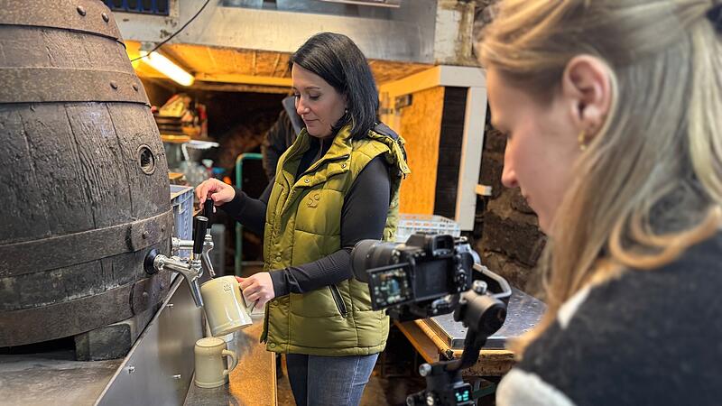 Forchheims ehemalige Bierkönigin Melanie Streit buhlt mit 100 Liter Freibier im Kellerwald um die Krone der Bayerischen Bierkönigin.