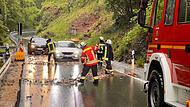Der G&ouml;&szlig;weinsteiner Berg wurde nach starkem Regen von Ger&ouml;ll versperrt, die Feuerwehr musste anr&uuml;cken.