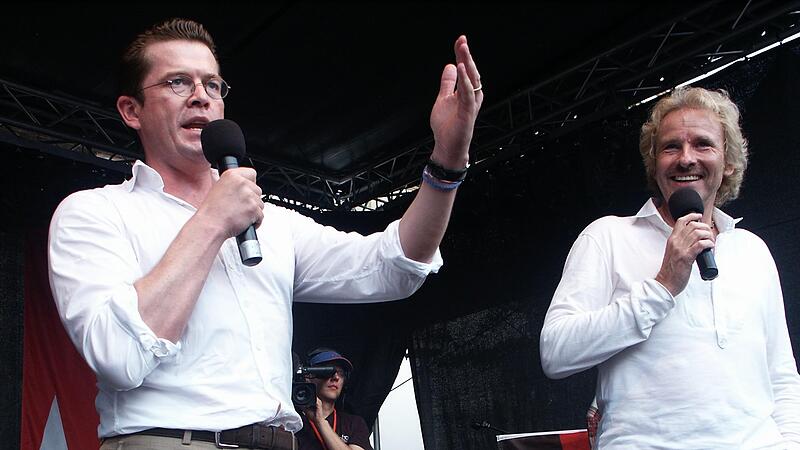 Karl-Theodor zu Guttenberg (links) und Thomas Gottschalk 2010 beim Tag der Franken. Heuer moderieren die beiden den Jahresrückblick bei RTL als Nachfolger von Günter Jauch.