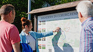 Neue Wanderwege in Bad Rodach; hier Nadine Helmrich von der Gästeinformation Bad Rodach.