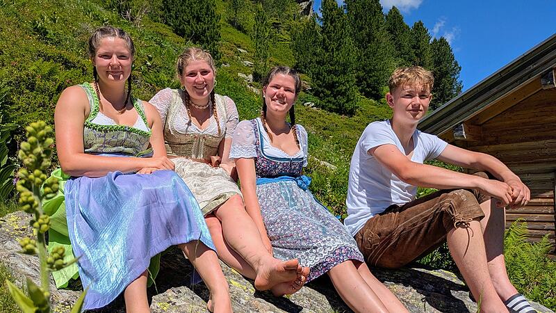 Fesche Mad'ln und Buam feierten mit 70 Jahre Neue Bamberger Hütte in der Kelchsau.