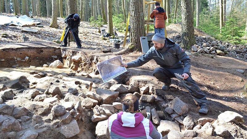 Die Grabung bringt Erkenntnisse zur einstigen Wallanlage auf dem Muppberg.