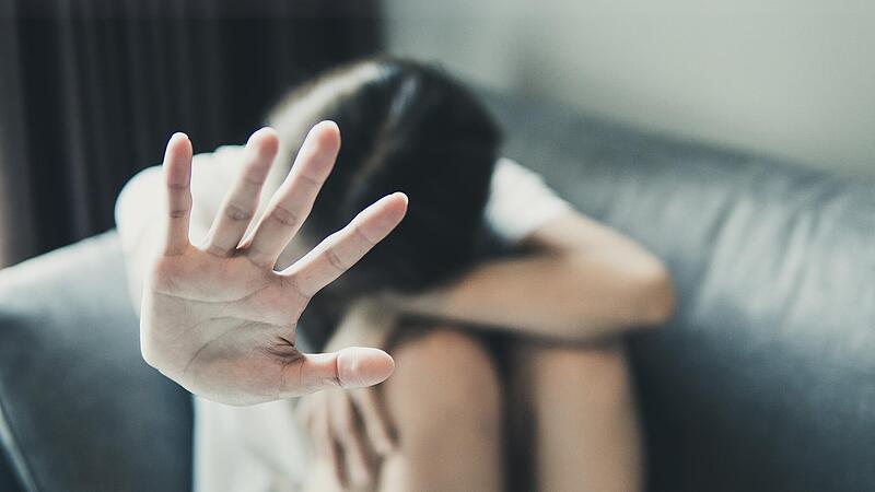 Sexualisierter Missbrauch in der Familie wird zu oft totgeschwiegen.