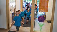 Die Kinder der Kita St. Johannes in Zentbechhofen erobern ihr neues Reich.