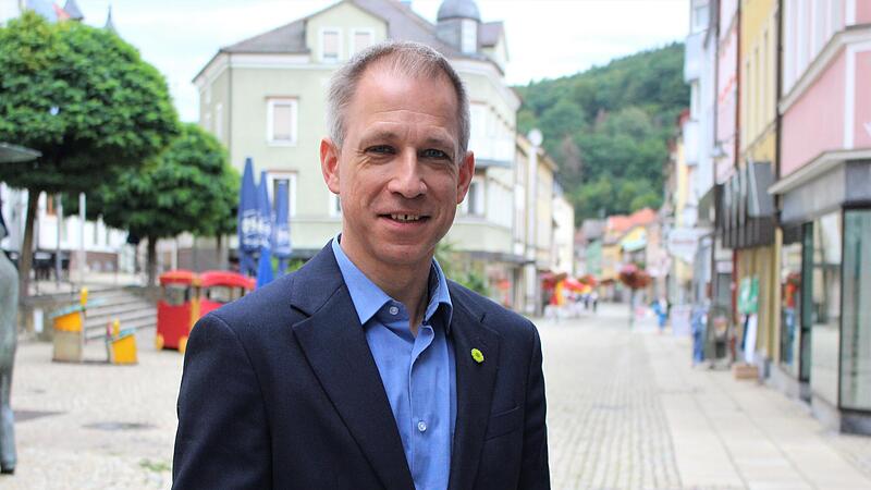 Mark Decker lebte lange Zeit in der Türkei und seit 2019 in Bad Brückenau. Seitdem ist er kommunalpolitisch aktiv. Mark Decker lebte lange Zeit in der Türkei und seit 2019 in Bad Brückenau. Seitdem ist er kommunalpolitisch aktiv.