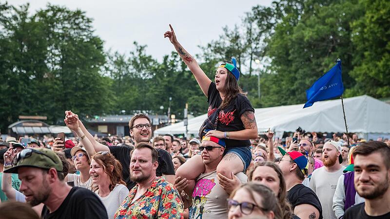 Beste Stimmung beim „Ab geht die Lutzi“ 2024 in Rottershausen.