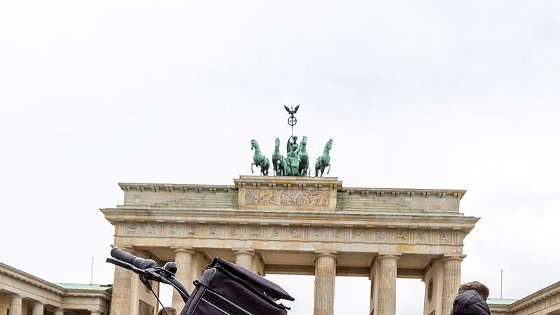 Startpunkt der Fahrradreise ist in Berlin das Brandenburger Tor