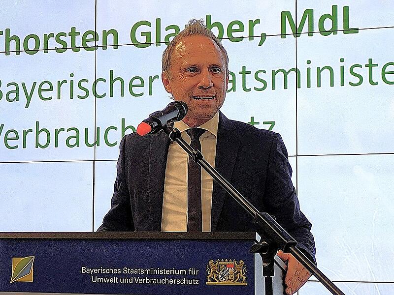 Rhön bleibt Unesco Biosphärenreservat Thorsten Glauber (FW), bayerischer Staatsminister für Umwelt und Verbraucherschutz bei seiner Festansprache