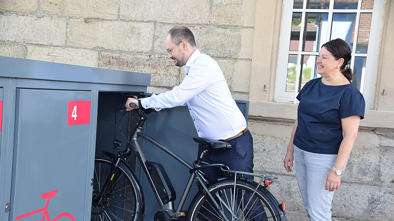 Kronacher Bahnhof: Fahrrad sicher parken mit Velo-Safes Kronacher Bahnhof: Fahrrad sicher parken mit Velo-Safes
