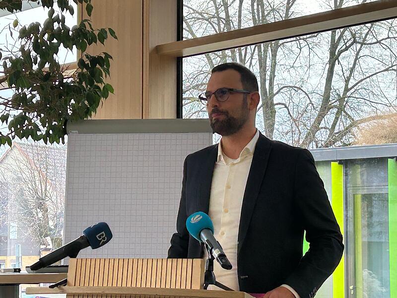 Mario Wilhelm, Gesch&auml;ftsf&uuml;hrer Haba-Familygroup, informiert &uuml;ber das weitere Vorgehen.