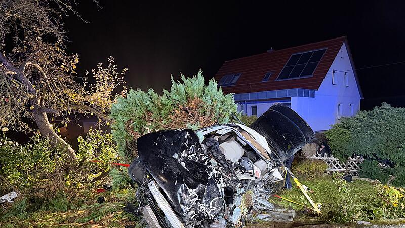 Auto überschlägt sich mehrfach