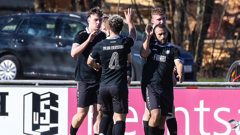 Florian Seiler (links) erzielte beide Ebersdorfer Treffer beim 2:1-Sieg in Friesen. Florian Seiler (links) erzielte beide Ebersdorfer Treffer beim 2:1-Sieg in Friesen.