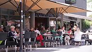 Eine Woche nach dem Brand: Im  Café Kaiser läuft der Betrieb nach außen hin weitgehend normal. Alle Schäden sind allerdings noch nicht beseitigt.