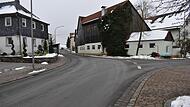 Die Gemeinde hat beim Landratsamt Lichtenfels den Antrag gestellt, die Kreisstraße LIF 21 in der Ortsdurchfahrt Obristfeld auf Tempo 30 zu begrenzen.