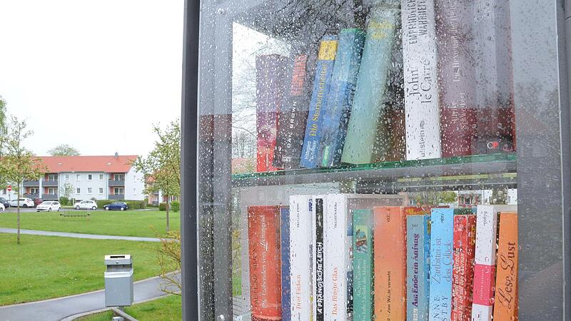Offener Bücherschrank: In Haarbrücken (Foto) und Grub am Forst gibt es welche, Weidhausen will auch einen. Offener Bücherschrank: In Haarbrücken (Foto) und Grub am Forst gibt es welche, Weidhausen will auch einen.