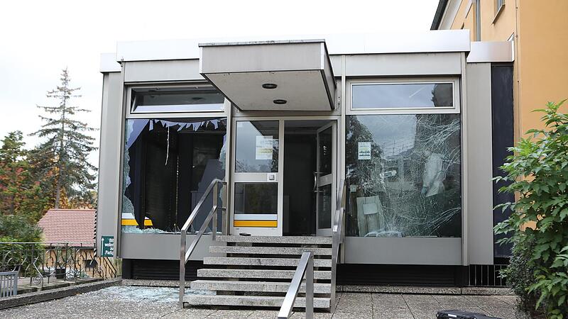 Die Ermittlungen laufen, an die &Ouml;ffentlichkeit dringen aber nur wenige Informationen.Forchheim & Fr&auml;nkische Schweiz
