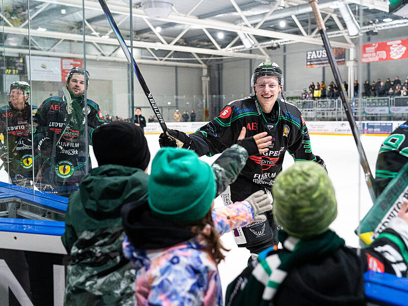 Da hatten Niklas Hane und die Alligators gut lachen: Gegen Peiting beendete H&ouml;chstadt seine drei Spiele andauernde Niederlagenserie fulminant.