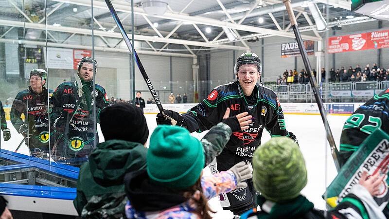 Da hatten Niklas Hane und die Alligators gut lachen: Gegen Peiting beendete H&ouml;chstadt seine drei Spiele andauernde Niederlagenserie fulminant.