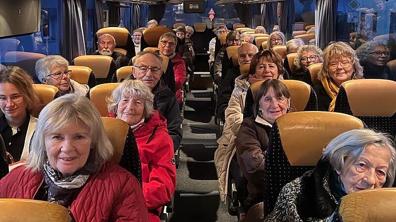 Gemeinsame Busfahrt der Theaterringe nach Würzburg zu Verdis Oper „La Traviata“.