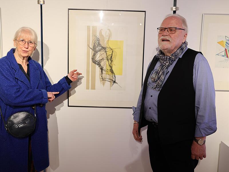 Das Künstlerehepaar Jeanette und Reinhard Rössler arbeitet seit mehr als 40 Jahren als Grafikdrucker für zeitgenössische Druckkunst.
