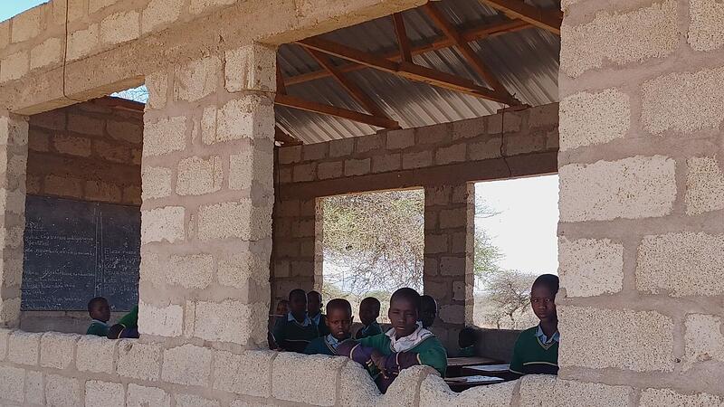 Die Grundschule Naiborsoit n&ouml;rdlich des Kilimandscharo