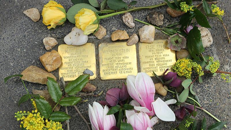 Die Stolpersteine der Familie Stein liegen in Kitzingen.