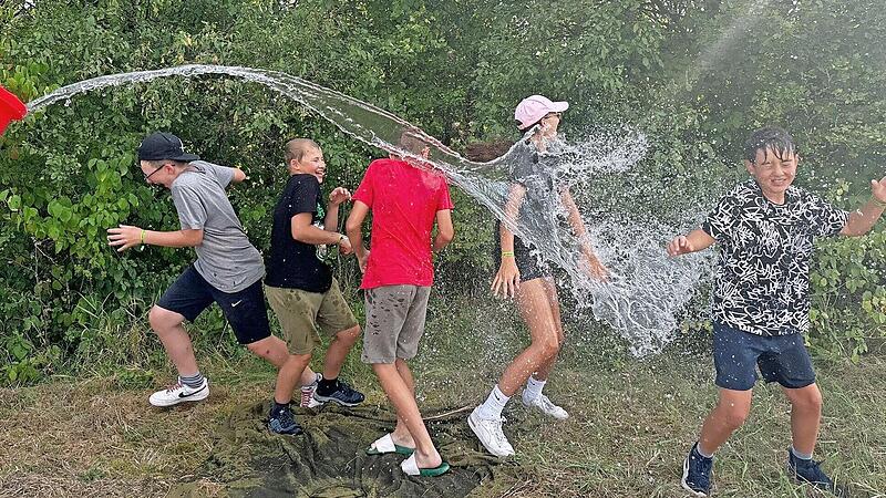 Eine Wasserschlacht ist eine willkommene Abk&uuml;hlung an hei&szlig;en Tagen. Am 17. Juli ist das bei der U16-Sommerparty im Jugendhaus &bdquo;Rabatz&ldquo; in Herzogenaurach m&ouml;glich.