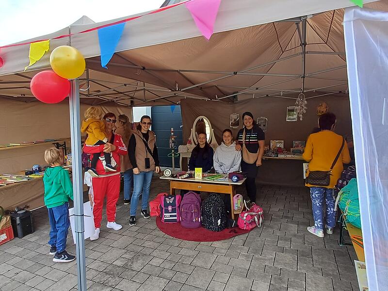 Gemeinder&auml;tin Corinna Seufert mit ihrem Stand