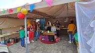 Gemeinderätin Corinna Seufert mit ihrem Stand Gemeinderätin Corinna Seufert mit ihrem Stand