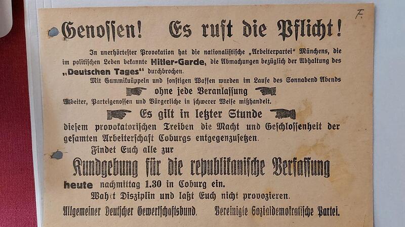 Aufruf zur Gegendemonstration am 15. Oktober 1922 in Coburg. Die Redaktion des Coburger Tageblatts hätte es lieber gehabt, der „Deutsche Tag“ hätte keine solche Aufmerksamkeit erfahren. Das Flugblatt befindet sich im Staatsarchiv Coburg. Aufruf zur Gegendemonstration am 15. Oktober 1922 in Coburg. Die Redaktion des Coburger Tageblatts hätte es lieber gehabt, der „Deutsche Tag“ hätte keine solche Aufmerksamkeit erfahren. Das Flugblatt befindet sich im Staatsarchiv Coburg.