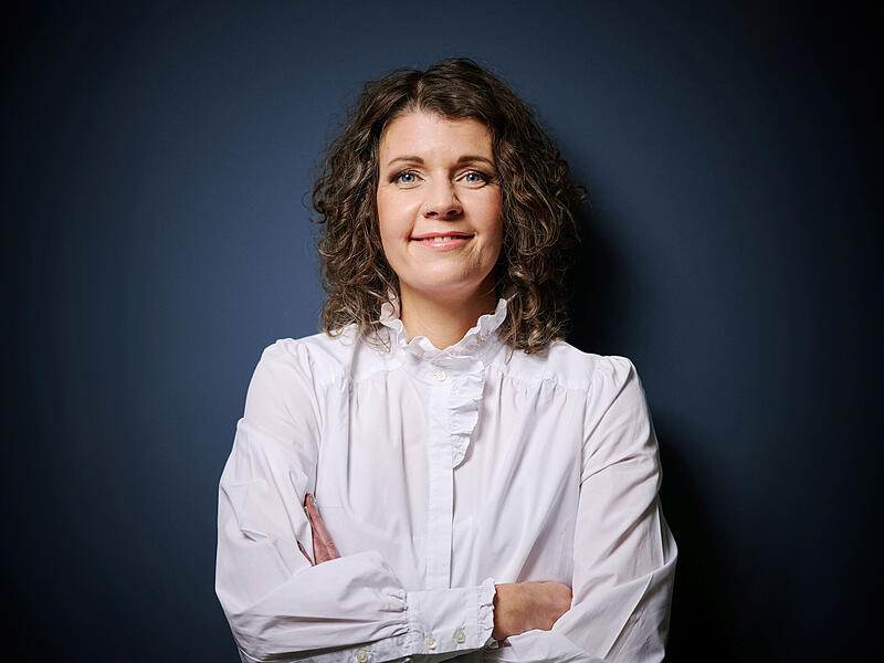 Julia Bimmerlein hat die Capsule-Wardrobe-Marke Kitto gegr&uuml;ndet, die zeitlose, langlebige und in Deutschland gefertigte Bekleidung und Accessoires anbietet.