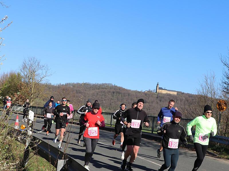 Landschaftsmarathon wird der Lauf am Obermain auch genannt. Bestzeiten sind bei den knackigen Anstiegen nach Kloster Banz, Vierzehnheiligen und den Staffelberg keine zu erwarten.