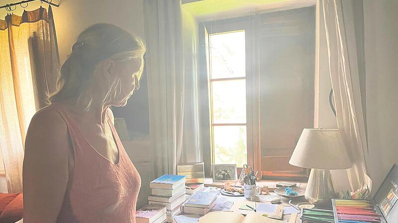 Impressionen von Cornelia Funkes Zuhause in Volterra. Seit September 2021 lebt die Autorin dort. Impressionen von Cornelia Funkes Zuhause in Volterra. Seit September 2021 lebt die Autorin dort.