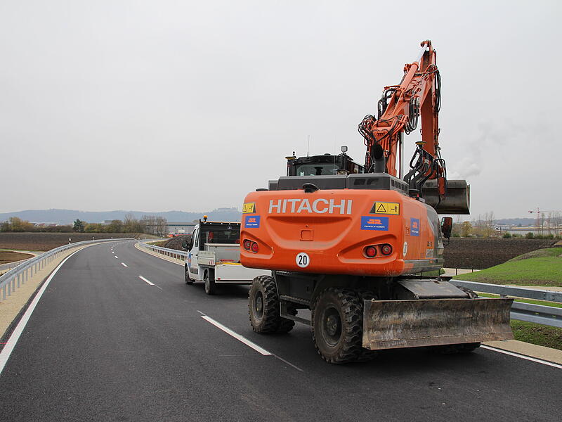 Neue Trasse der Staatsstra&szlig;e 2205 zwischen Coburg und Wiesenfeld