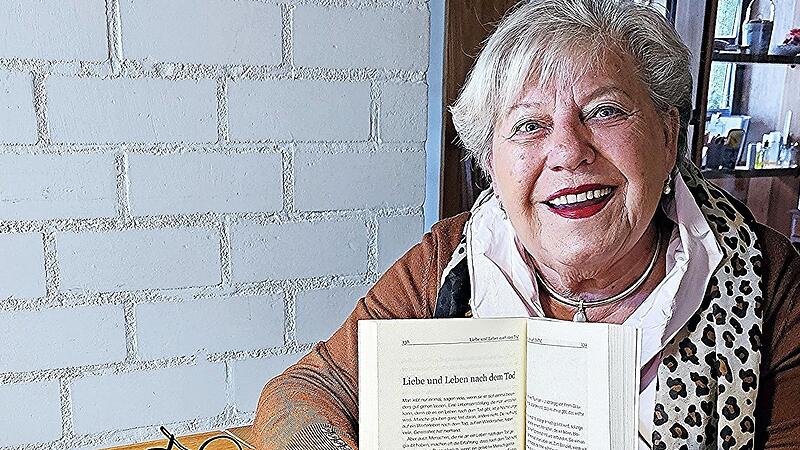 Roswitha Fliege aus Obertheres hilf Menschen, die liebe Angeh&ouml;rige verloren haben, mit der Trauer fertig zu werden. Oft keine leichte Aufgabe, die Einf&uuml;hlungsverm&ouml;gen, Geduld und das n&ouml;tige Wissen erfordert.