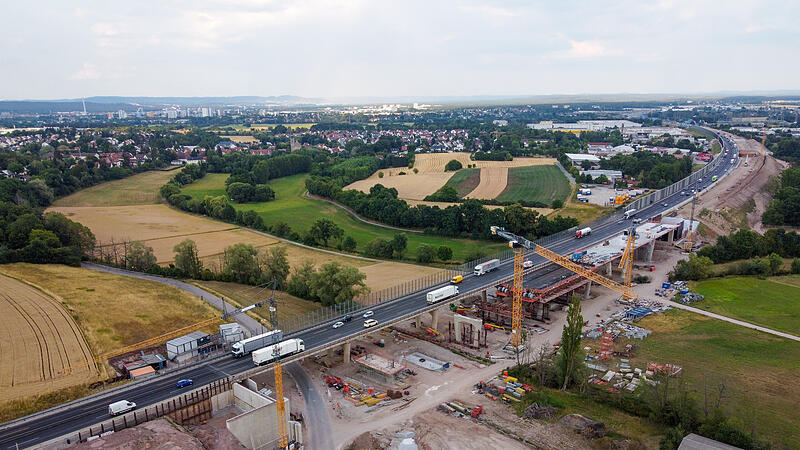 Die Autobahnbr&uuml;cke Frauenaurach: Der A3-Ausbau geht voran.