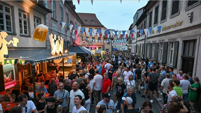 Zur Sandkerwa werden auch in diesem Jahr wieder 200.000 Besucher erwartet.