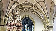 Pilger in der Kirche Maria im Sand Dettelbach.