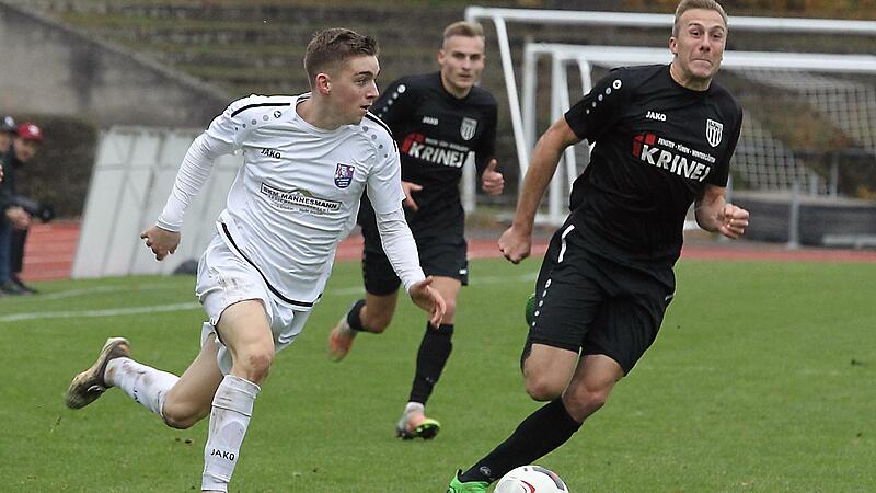 Der FC Eintracht Bamberg um Philipp Hack (l.) geht als gro&szlig;er Favorit ins Bayernliga-Duell am Samstag (14 Uhr) gegen den SV Seligenporten, muss nach dem Spielausfall vergangene Woche in Hof aber wieder in den Rhythmus finden.