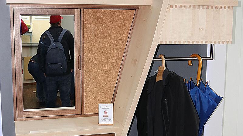 Garderoben und Schränke dominierten bei den Ausstellungsstücken des 47. Meisterkurses an der Schreinermeisterschule Ebern. Garderoben und Schränke dominierten bei den Ausstellungsstücken des 47. Meisterkurses an der Schreinermeisterschule Ebern.