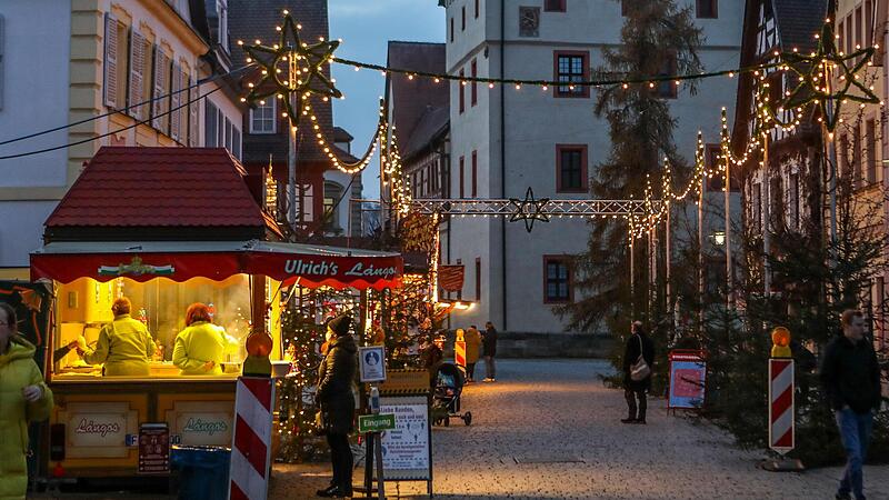 In diesem Jahr kehrt der Weihnachtsmarkt rund um die Kaiserpfalz in Forchheim zurück.Forchheim & Fränkische Schweiz