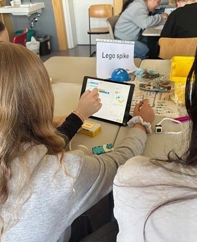 Eine Forscherwoche „Informatik“ stand an der Mittelschule Herzogenaurach an. Eine Forscherwoche „Informatik“ stand an der Mittelschule Herzogenaurach an.