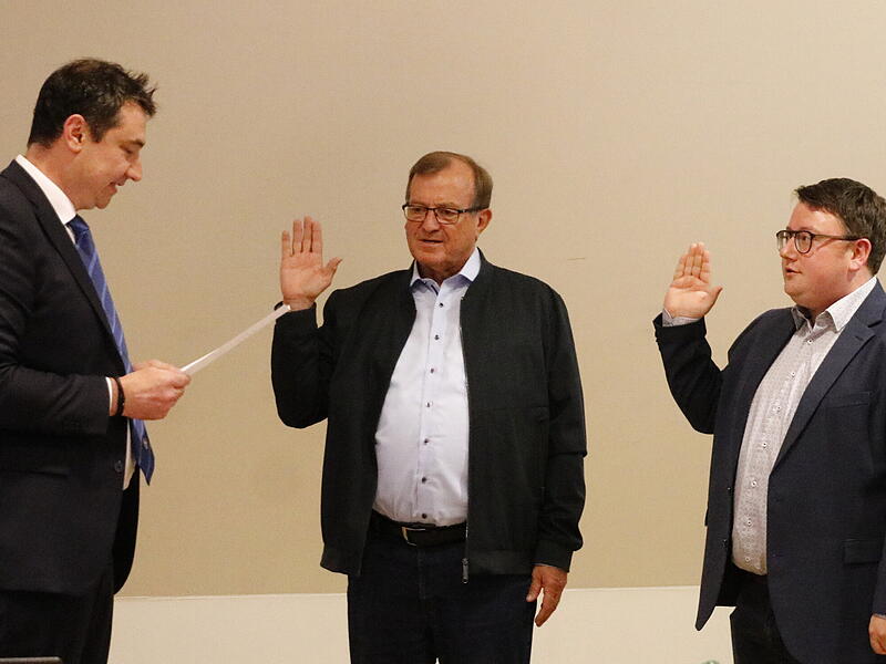 Als seine Stellvertreter hat Martin D&ouml;ring jetzt Setrick R&ouml;der (rechts) als Zweiten und Oswald Purucker (Mitte) als Dritten B&uuml;rgermeister f&uuml;r Marktleugast vereidigt.