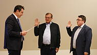 Als seine Stellvertreter hat Martin D&ouml;ring jetzt Setrick R&ouml;der (rechts) als Zweiten und Oswald Purucker (Mitte) als Dritten B&uuml;rgermeister f&uuml;r Marktleugast vereidigt.