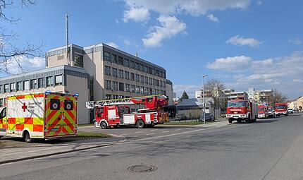 Wegen eines Brandes der Schie&szlig;anlage kam es zu einem Einsatz der Rettungskr&auml;fte im Zentralen Dienstgeb&auml;ude der Bamberger Polizei.