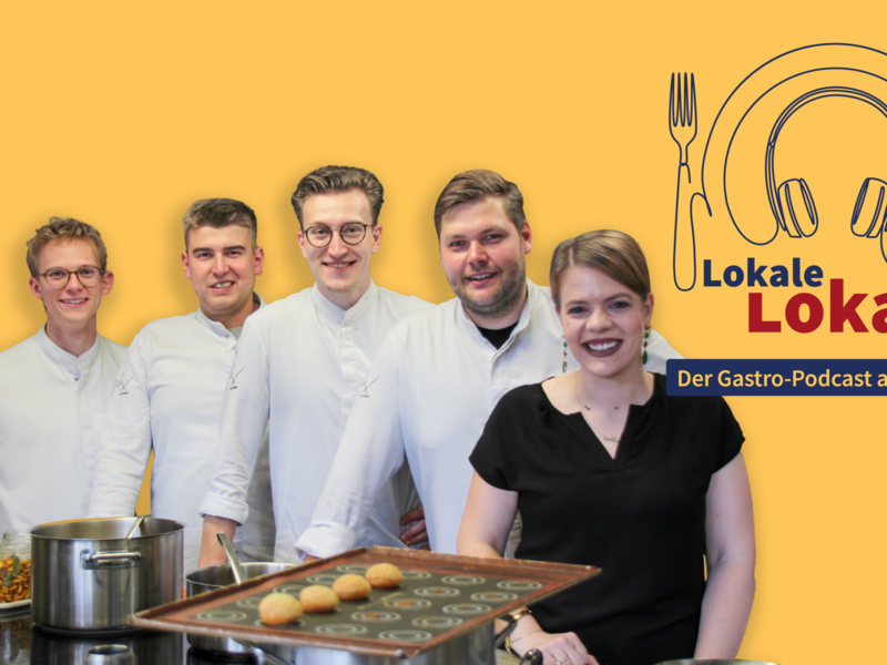 Das fünfköpfige Team im Gasthof Alex beweist: Sterneküche braucht keine Großstadt und erst recht kein Geschrei. Stattdessen: Die Ruhe des Frankenwaldes, regionale Produkte und eine ordentliche Portion Memes!